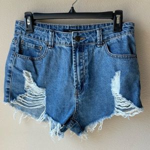 Forever 21. Size L. Ripped distressed jean shorts.